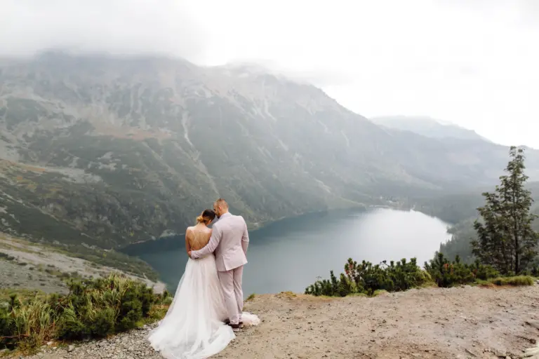 Mountain Wedding Trend Alert | Rustic With Bright Pops Of Color