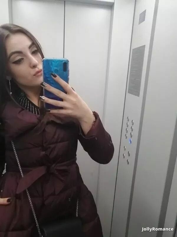 Alena Profile image 1