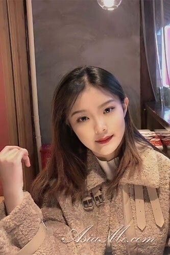 Liying Profile image 1