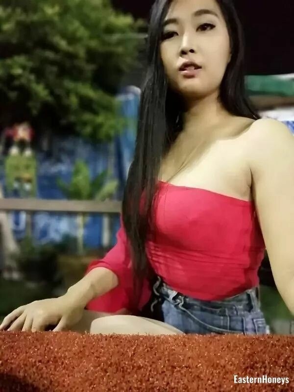 Chompoonek Profile image 2