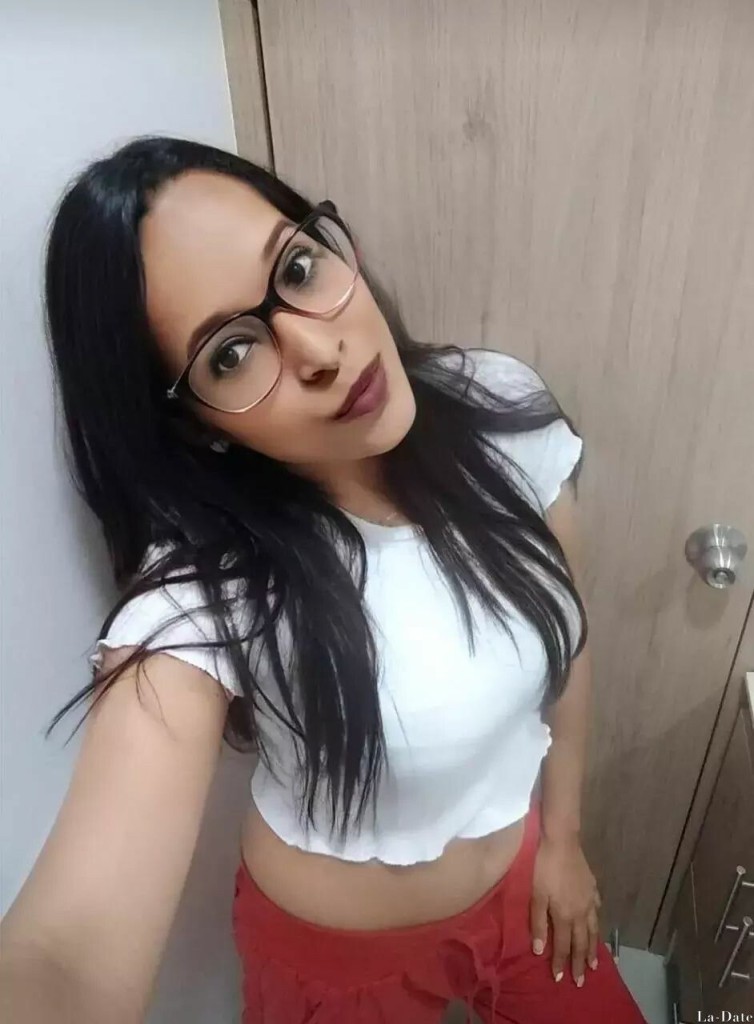 Veronica Profile image 5