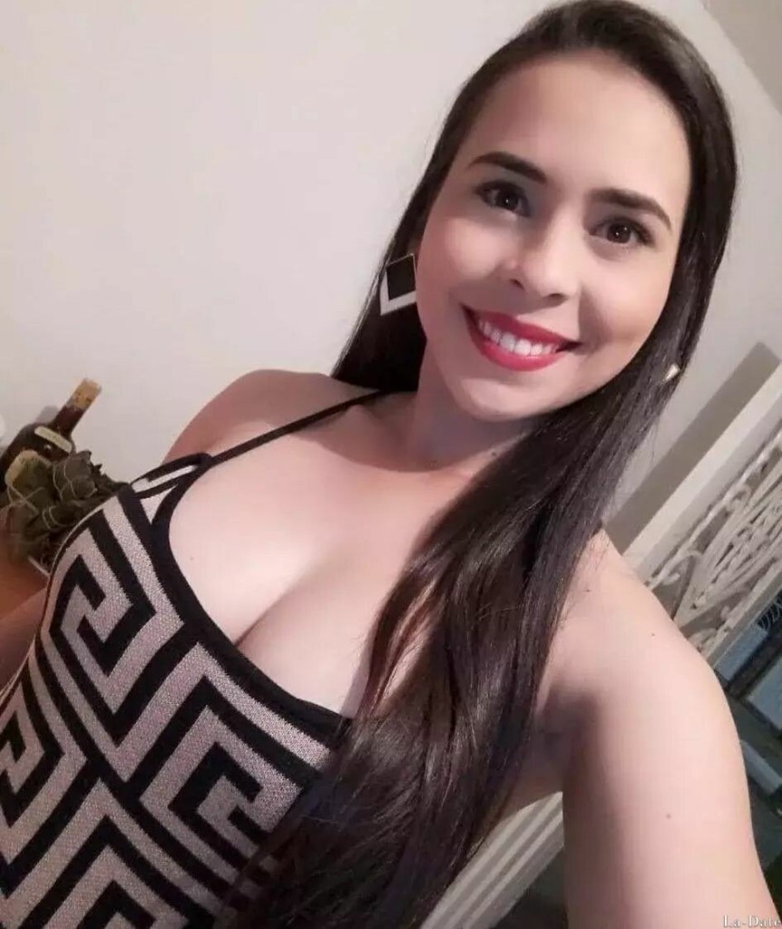 Deivilyn Profile image 4