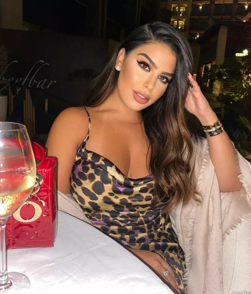 Silvia Iulia Profile image 4