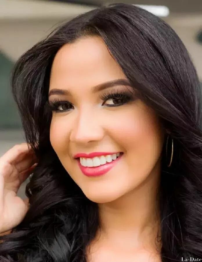 Desiree Profile image 2