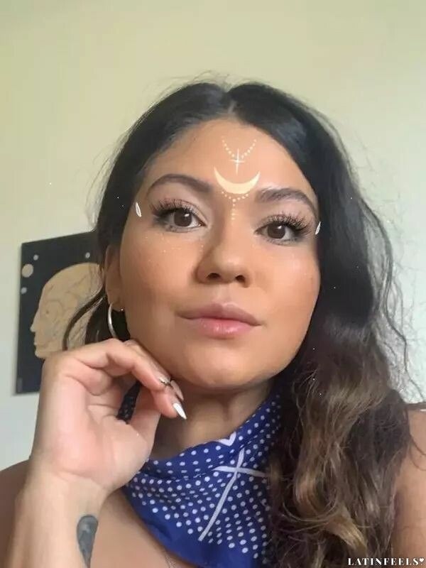 Yelania Profile image 5