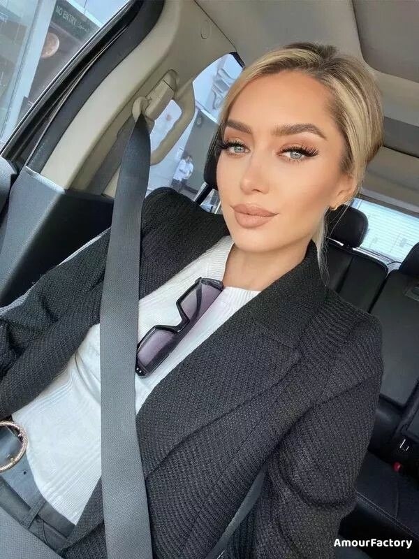 Anna Profile image 4