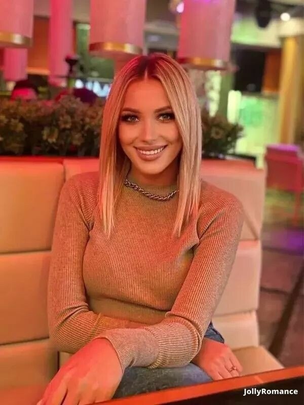 Victoria Profile image 4