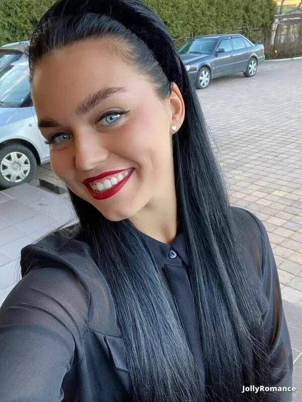 Valeryia Profile image 4